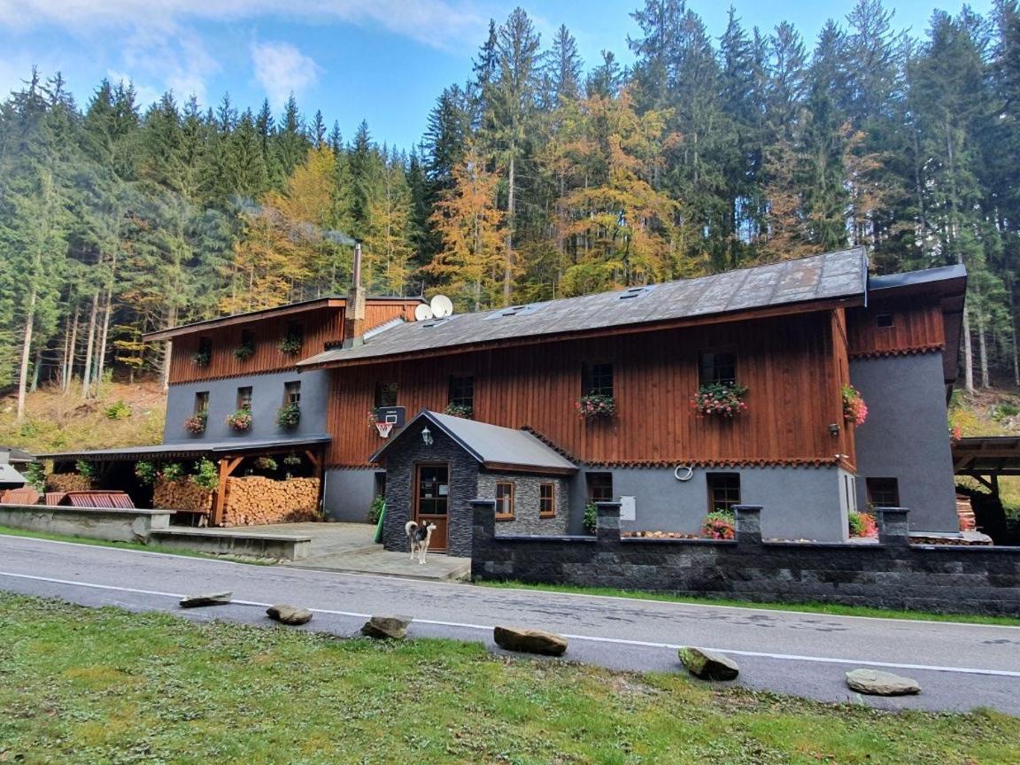 Hotel Kamenny Mlyn Strážné Exterior foto